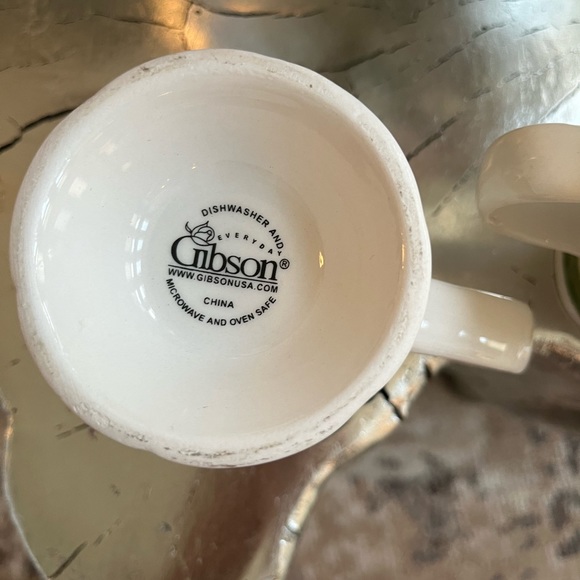 Set of three modern style, Gibson tea, mugs - Picture 9 of 17